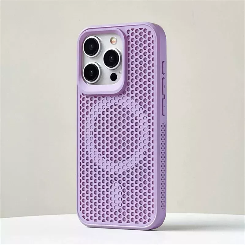 Cover iPhone 15 Viola Chiaro Bucherellata per Dissipazione