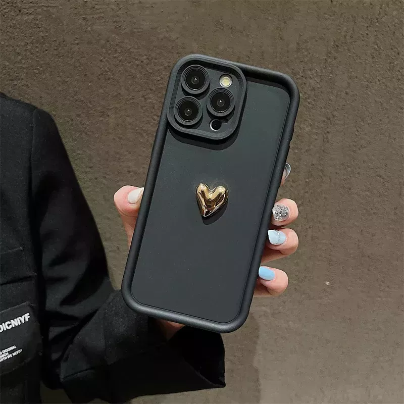 Cover iPhone 15 Nera con Cuore Dorato