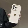 Cover iPhone 15 Bianca con Cuore Dorato